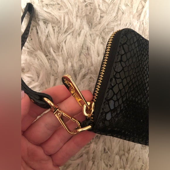 Michael Kors Python-Embossed zip wallet - Picture 3 of 5